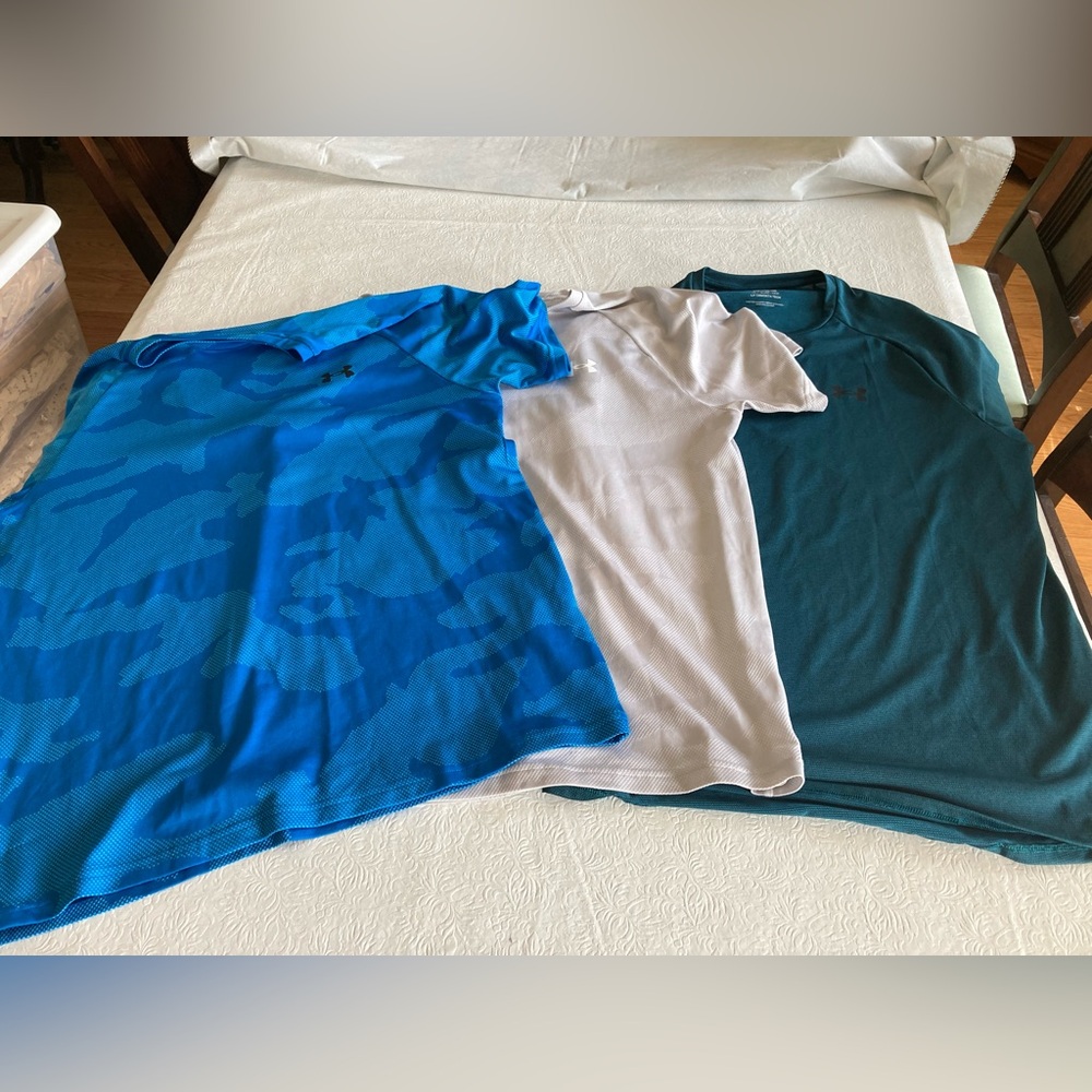 Under Armour Men's Athletic Tee Bundle - Blue, White, Teal camo Medium Shirt